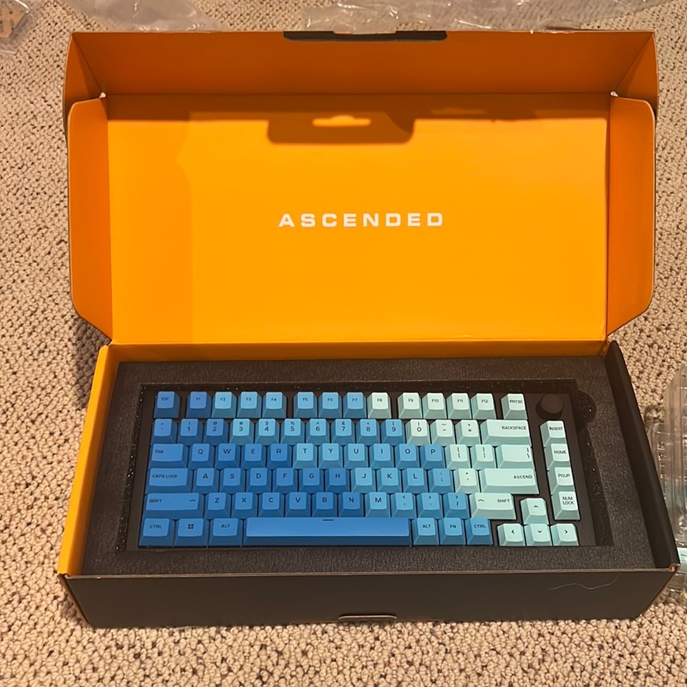 Glorious GMMK PRO gaming keyboard NWOT